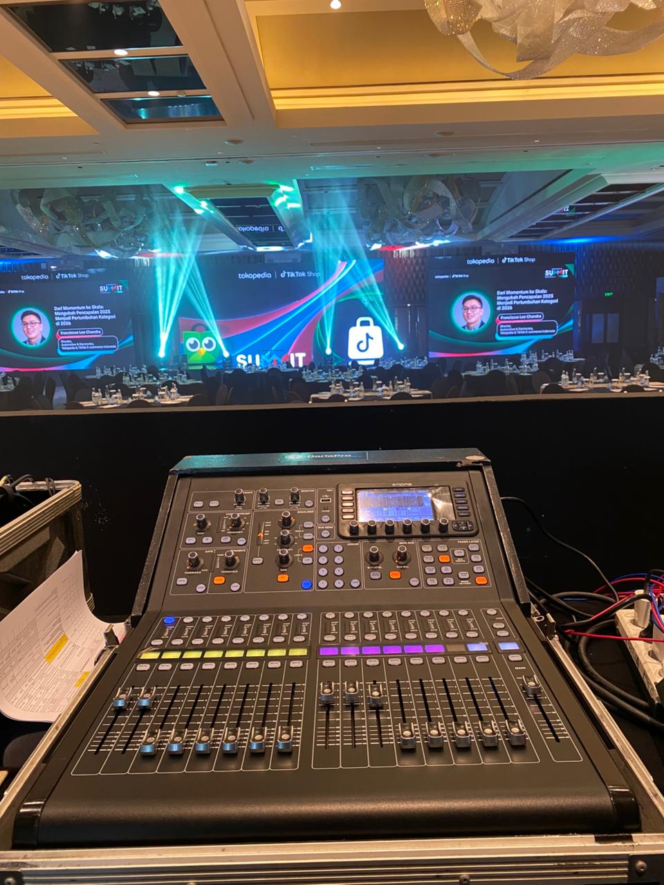 Galeri Mixer Sound MIDAS