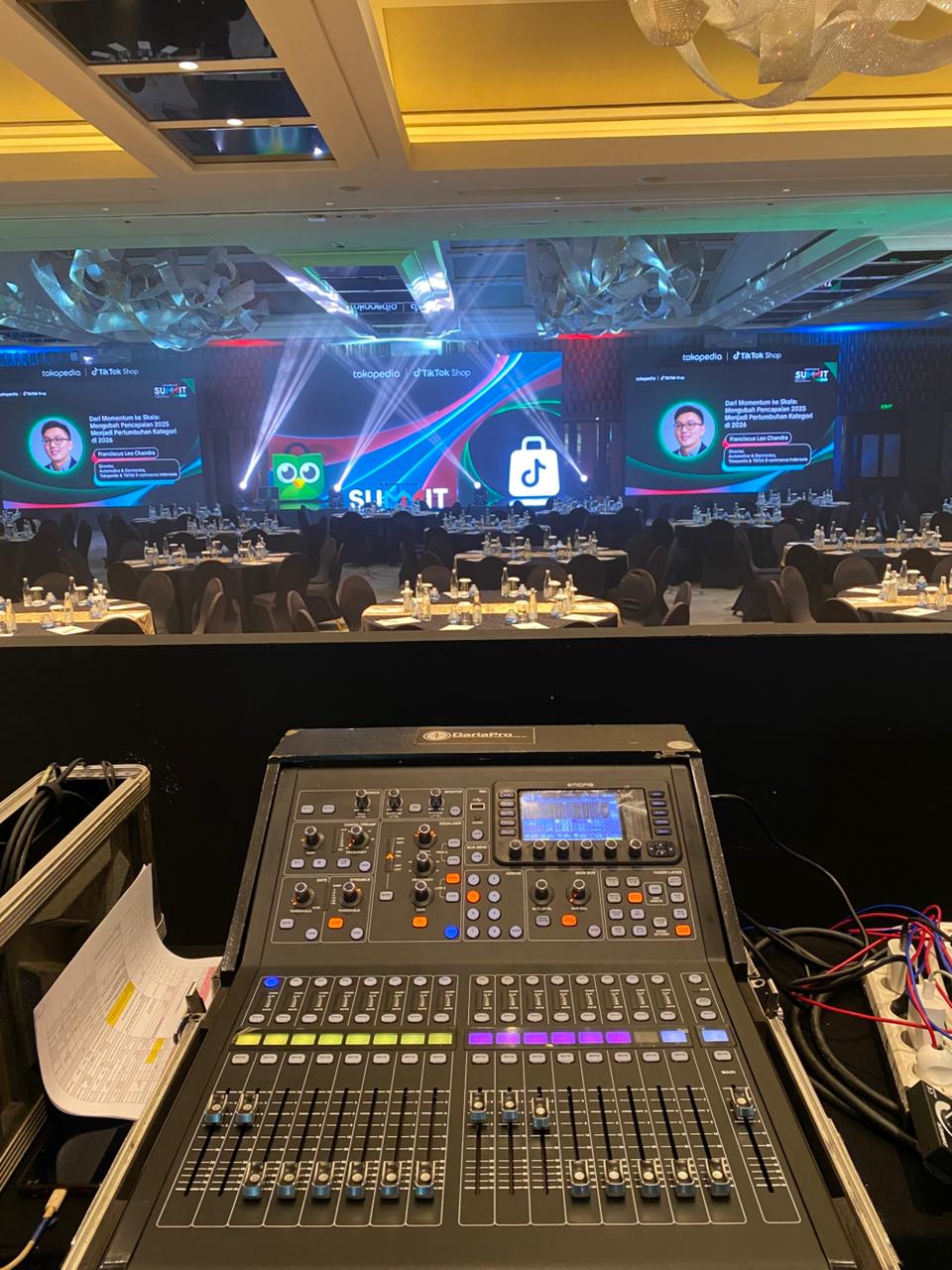 Galeri Mixer Sound MIDAS